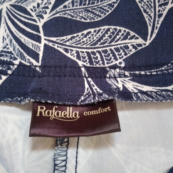Rafaella Comfort Flowers Print Pants - Picture 5 of 6